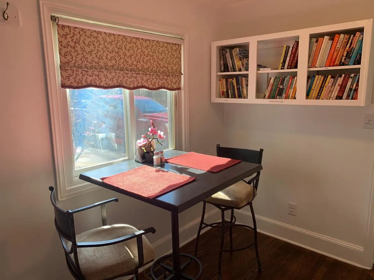 Contatos de Briar Creek Rd Bnb